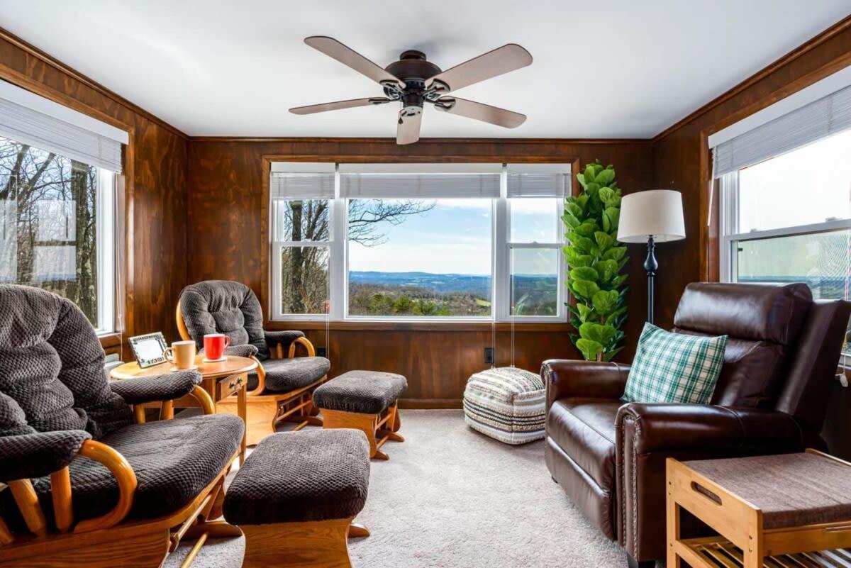 Mountaintop Views, Hot Tub, Deck, Fire Pit & Wifi Augusta Esterno foto